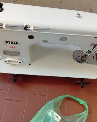 Pfaff 260 completa di mobile e accessori 