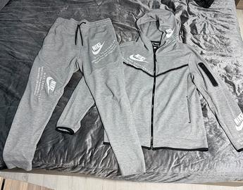 Tuta completa Nike Tech Fleece