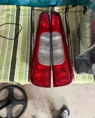 Fanali posteriori ford cmax