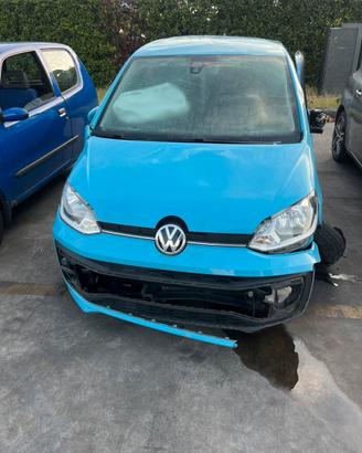 Volkswagen Up del 2018 per ricambi