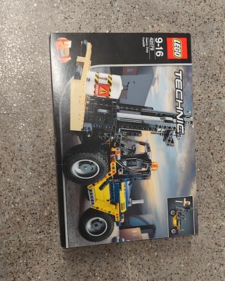 LEGO Technic 42079 Carrello Elevatore Heavy Duty. 
