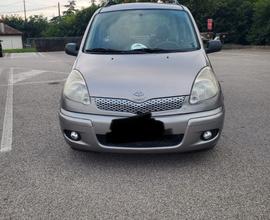 TOYOTA Yaris - 2004