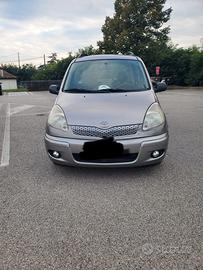 TOYOTA Yaris - 2004