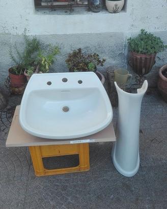 Lavandino e colonna in ceramica Ideal Standard