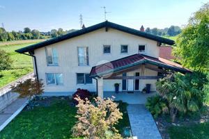 VILLA SINGOLA A BORGO SAN GIACOMO