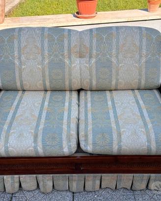 Divano letto e due poltrone