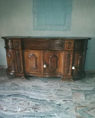 Mobili d'arredo antichi usati
