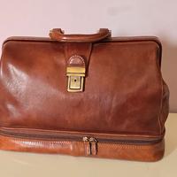 Borsa in pelle da medico