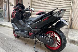 Yamaha TMAX 500 Nero / Rosso personalizzato