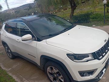   jeep Compass  per utilitaria spaziosa 