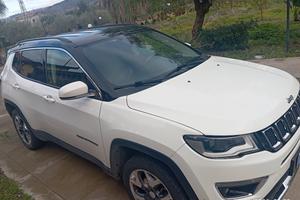   jeep Compass  per utilitaria spaziosa 