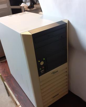 Computer Fujitsu Esprimo P5710 Usato con Wndows 10