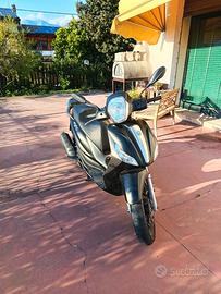 Scooter Piaggio madley s 125