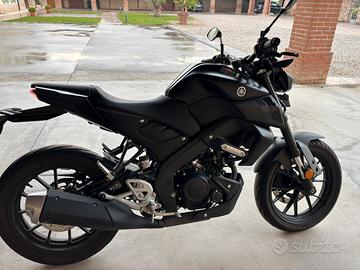 Moto YAMAHA  MT-125