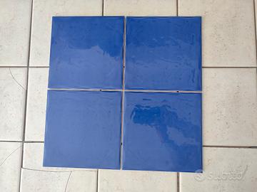 piastrella lucida blu