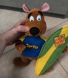 peluche Scooby Doo surfista 2003