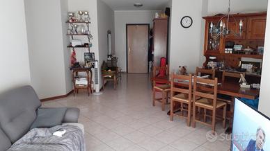 Confortevole 3 locali con giardino soleggiato