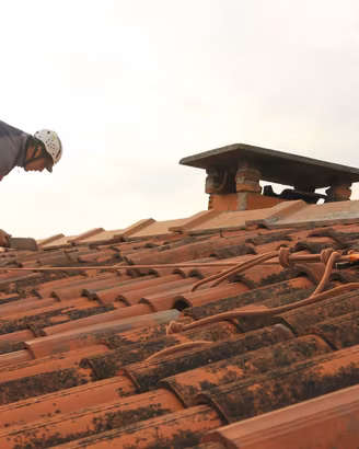 Lavori su Fune: Interventi Rapidi Tetti e Facciate