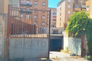 Cantinato 1.500 mq con ampia rampa carrabile