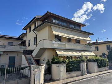 PORZIONE DI BIFAMILIARE A CAMPI BISENZIO