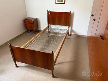 Arredo per camera da letto singola.