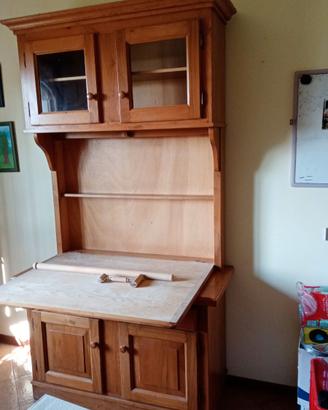 Mobile da cucina con tagliere