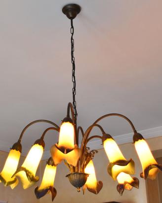 Lampadario 8 braccia in ottone stile Tiffany