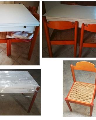 sedie e tavolo stile mid-century modern