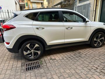 Hyundai Tucson 2.0 CRDi 4WD - 75.000 km