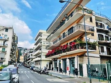 3 LOCALI A NAPOLI