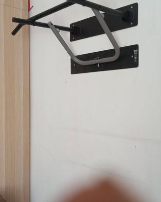 Sbarra a muro per trazioni con accessorio
