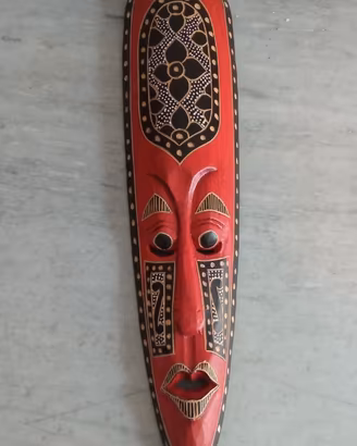 Maschera tribale africana in legno