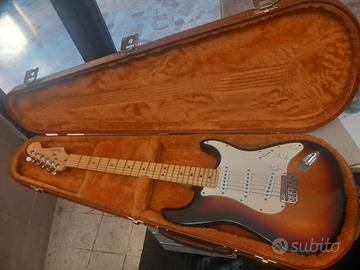Fender Stratocaster made USA SUNBURST