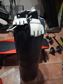sacco boxe e guanti