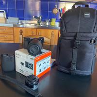 Sony A6000 con accessori