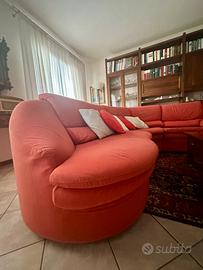 Divano angolare rosso aragosta