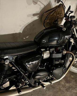 Triumph street twin