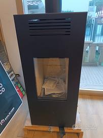 stufa a legna 11 kW modella LH11 V montegrappa