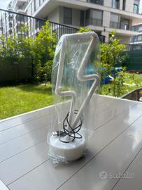 Lampada a forma di fulmine
