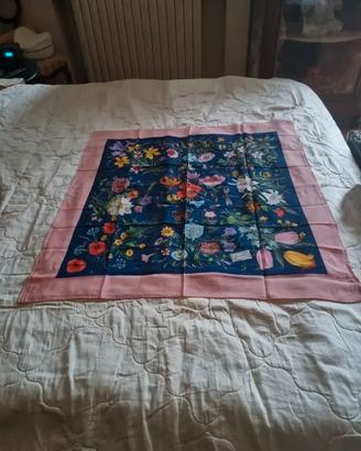 Gucci "Flora" Foulard vintage