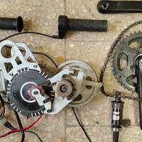 motore centrale bicicletta elettrica e batteria 