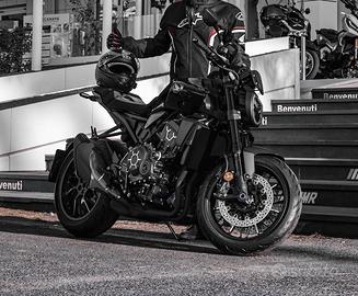 Honda CB 1000R - 2021 (Black Edition) + Accessori
