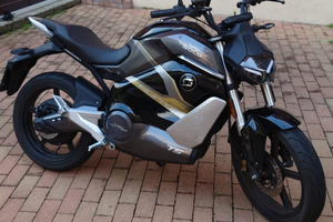 Moto electric analogo 125 super soco street hunter