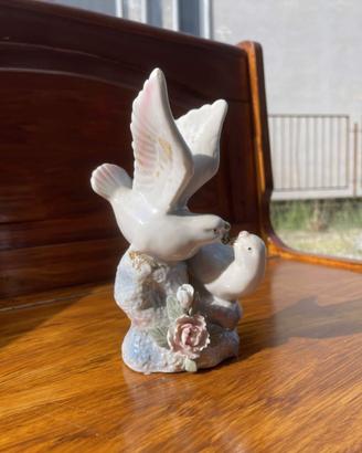 Statuina Vintage Coppia di Colombe in Porcella