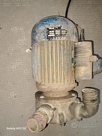 pompa autodescante