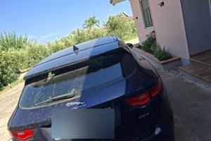 Jaguar F Pace