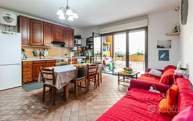 QUADRILOCALE CON TERRAZZO AL PRIMO PIANO DI 110 MQ