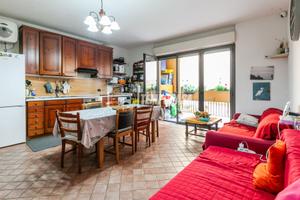 QUADRILOCALE CON TERRAZZO AL PRIMO PIANO DI 110 MQ