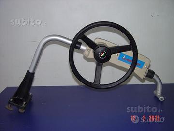 Supporto timoneria per gommoni