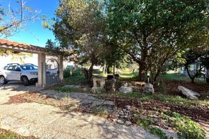 Villa con ampio giardino